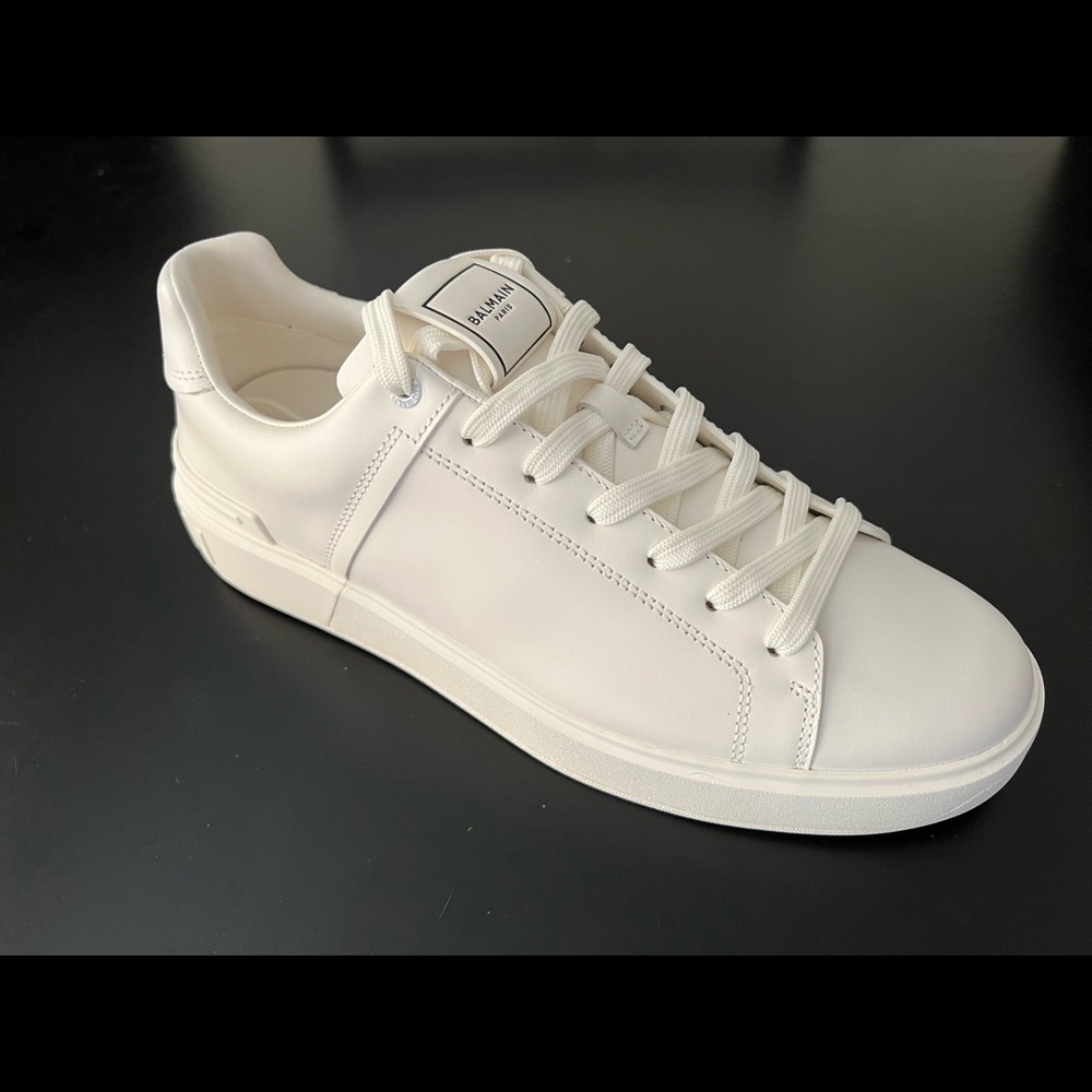 NWT, BOX AND DUST BAG SIZE 43 MENS BALMAIN SNEAKER